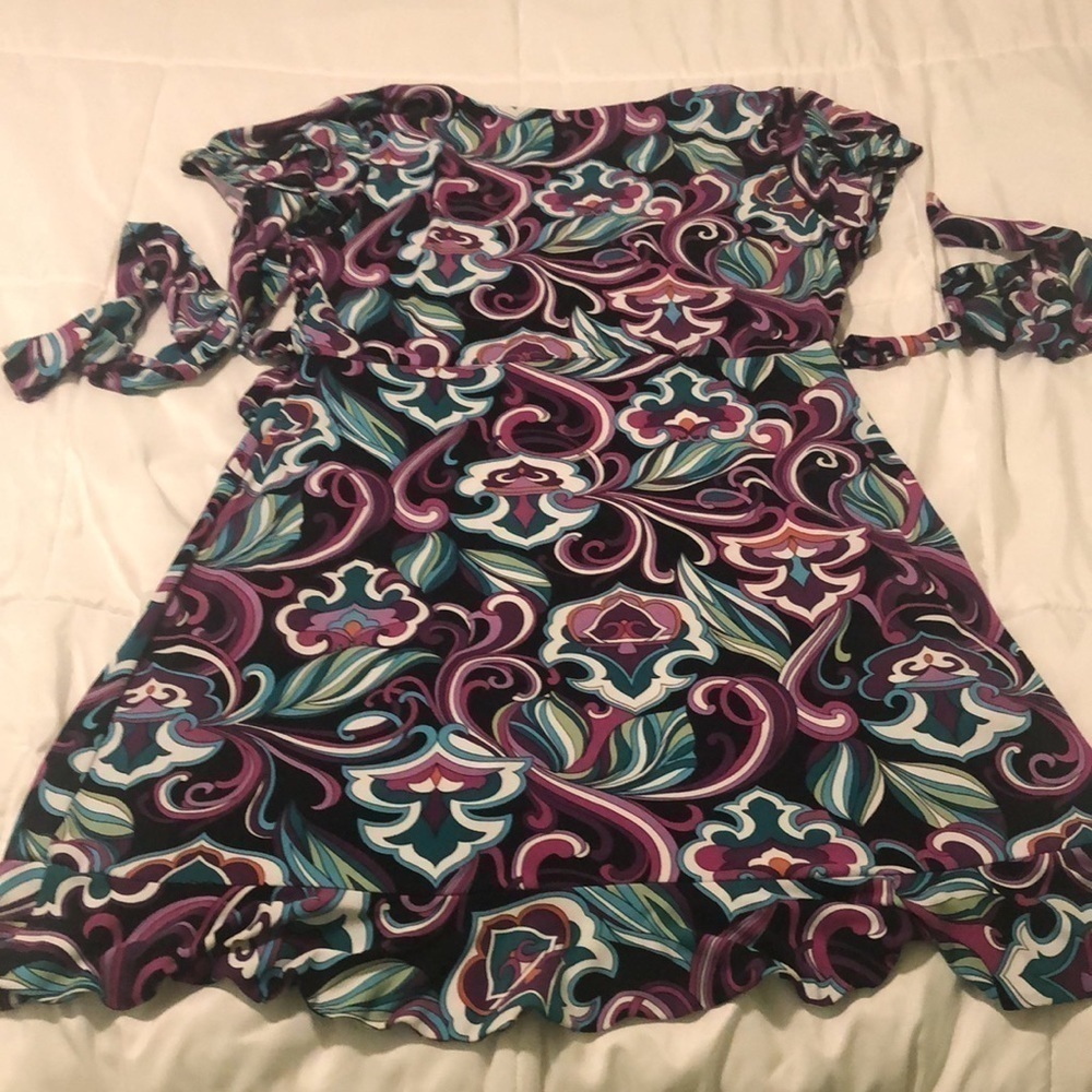 Nicole Miller ruffled dress with patterned design - Picture 7 of 7